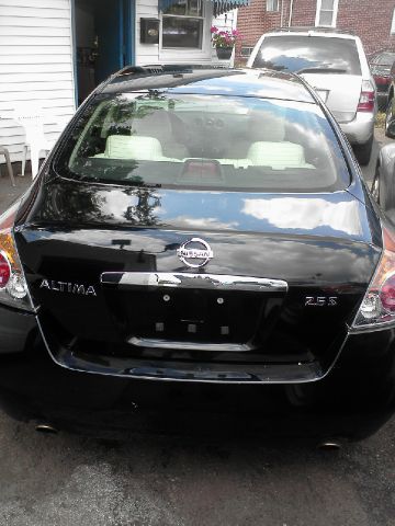 2009 Nissan Altima SLT Quad Cab 2WD