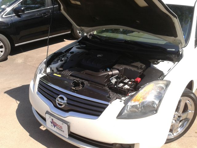 2009 Nissan Altima Pickupslt Quad Cab SWB 4WD 4x4 Truck
