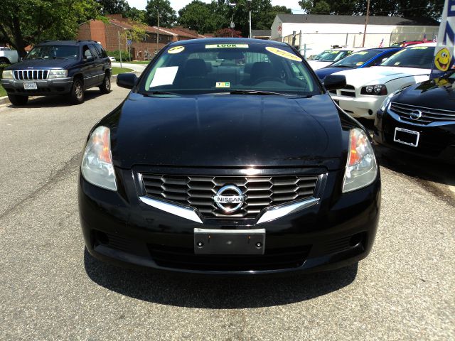 2009 Nissan Altima 1500 Van