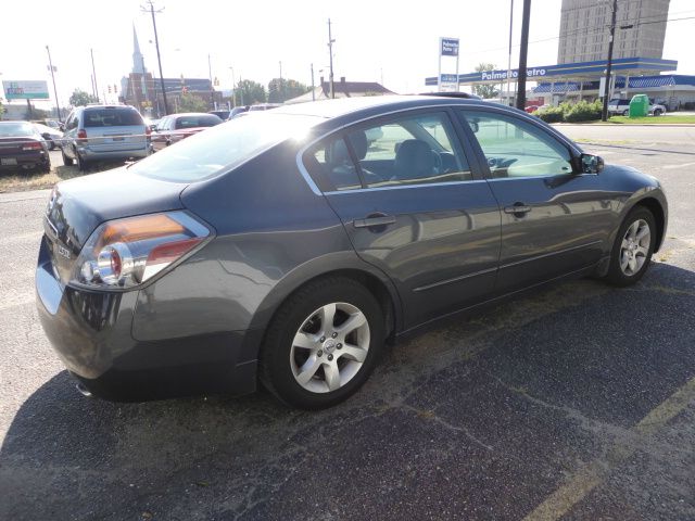 2009 Nissan Altima Pickupslt Quad Cab SWB 4WD 4x4 Truck
