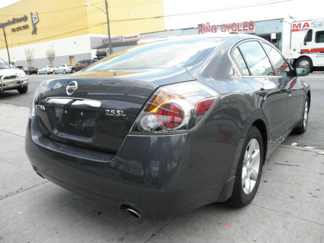 2009 Nissan Altima SLT Quad Cab 2WD
