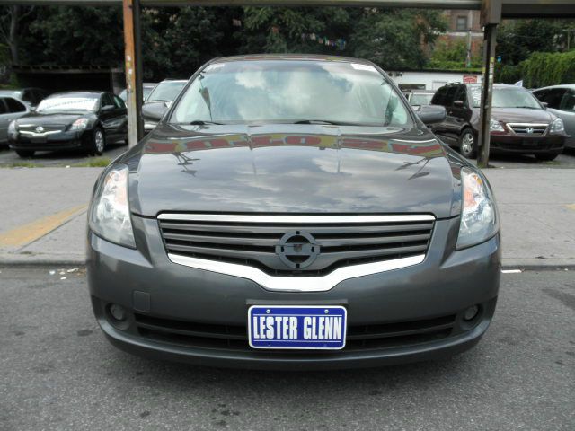 2009 Nissan Altima SLT Quad Cab 2WD