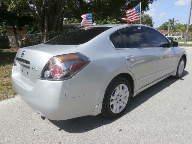 2009 Nissan Altima GS-R