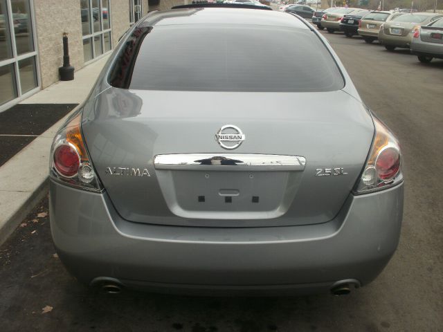 2009 Nissan Altima SLT Quad Cab 2WD