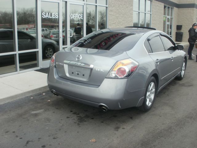 2009 Nissan Altima SLT Quad Cab 2WD
