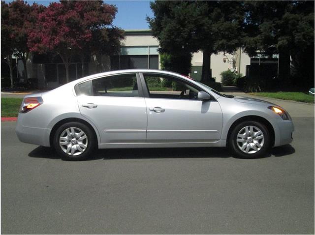 2009 Nissan Altima 4WD Crew Cab 140.5