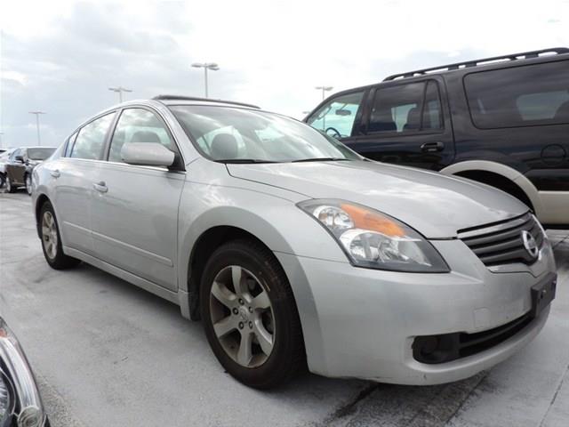 2009 Nissan Altima SLT Quad Cab 2WD