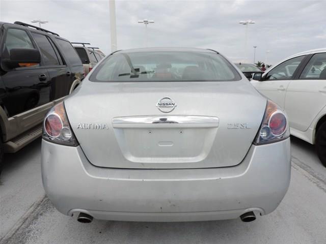 2009 Nissan Altima SLT Quad Cab 2WD