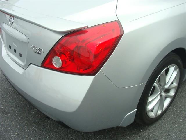 2009 Nissan Altima R1