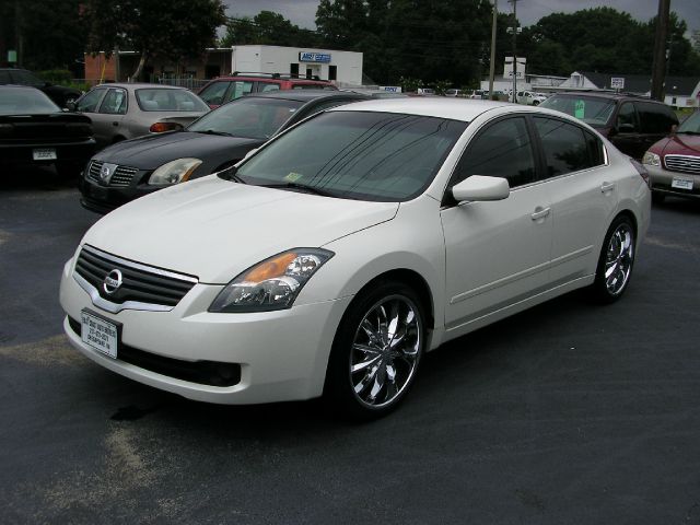 2009 Nissan Altima Pickupslt Quad Cab SWB 4WD 4x4 Truck