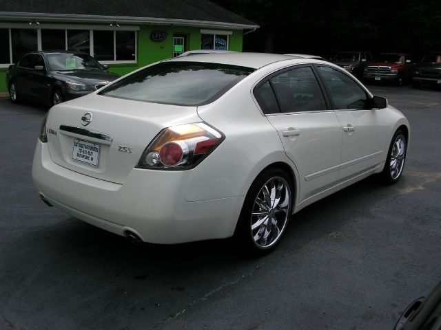 2009 Nissan Altima Pickupslt Quad Cab SWB 4WD 4x4 Truck