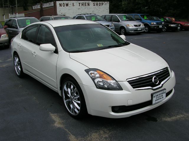 2009 Nissan Altima Pickupslt Quad Cab SWB 4WD 4x4 Truck