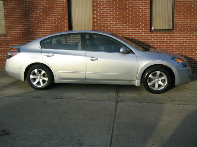 2009 Nissan Altima Pickupslt Quad Cab SWB 4WD 4x4 Truck