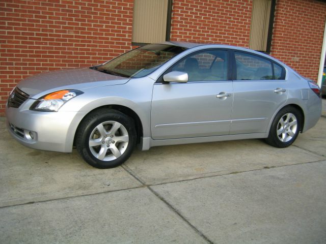 2009 Nissan Altima Pickupslt Quad Cab SWB 4WD 4x4 Truck