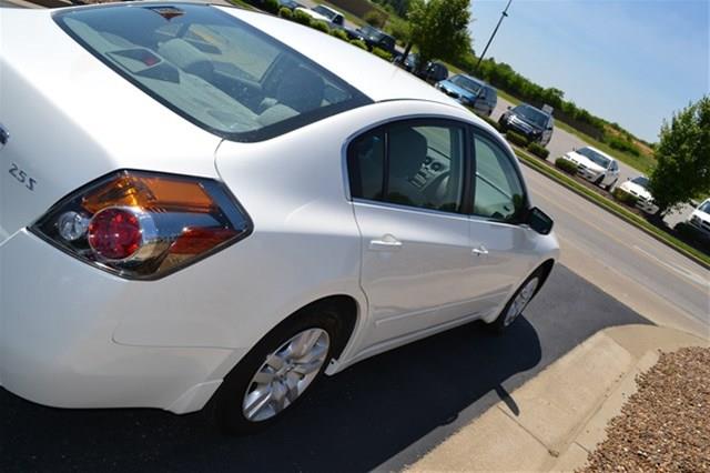 2009 Nissan Altima GS-R