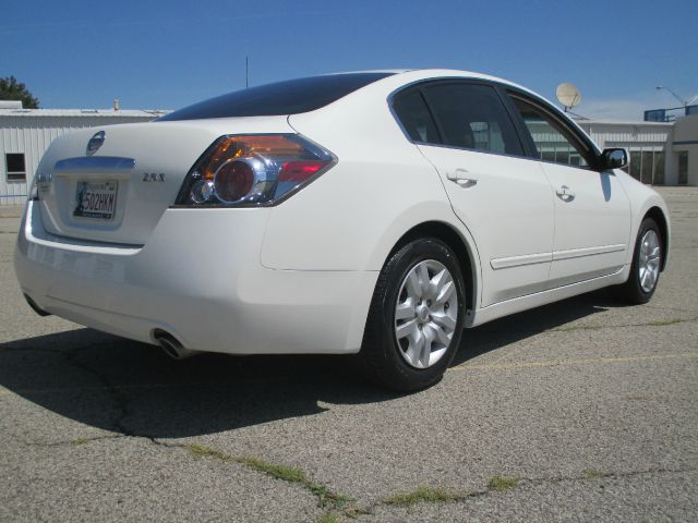 2009 Nissan Altima T6 Sport Utility 4D