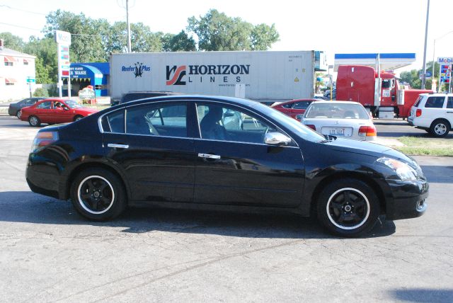 2009 Nissan Altima Pickupslt Quad Cab SWB 4WD 4x4 Truck