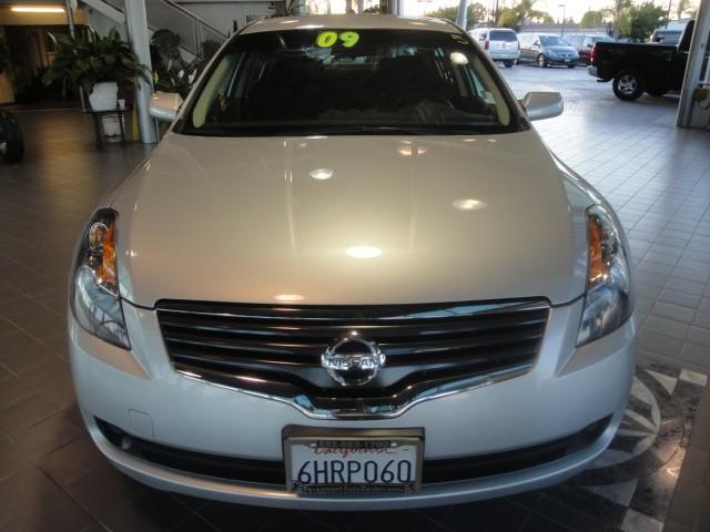 2009 Nissan Altima ESi