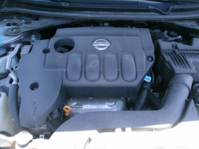 2009 Nissan Altima 1500 Van