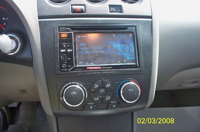 2009 Nissan Altima Pickupslt Quad Cab SWB 4WD 4x4 Truck