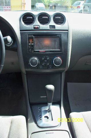 2009 Nissan Altima Pickupslt Quad Cab SWB 4WD 4x4 Truck