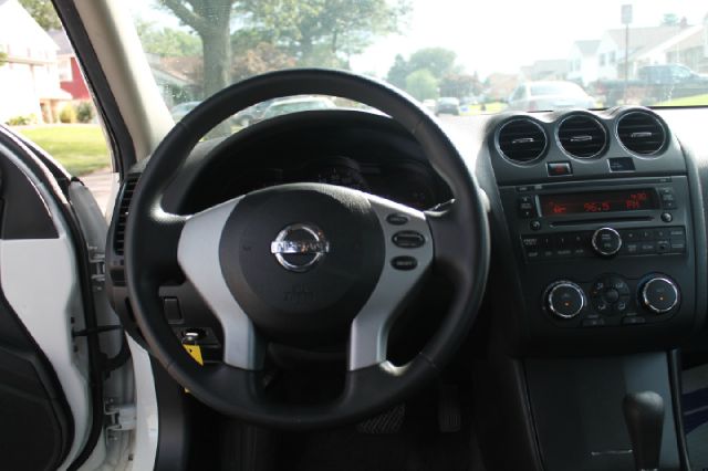 2009 Nissan Altima Pickupslt Quad Cab SWB 4WD 4x4 Truck