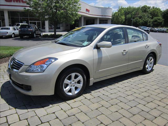 2009 Nissan Altima 4x4 Truck