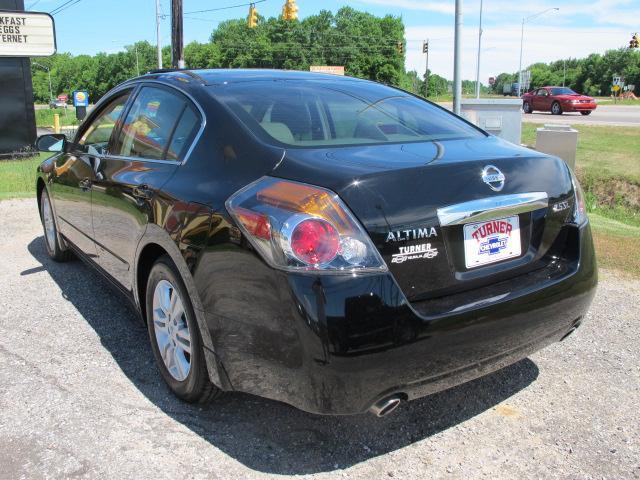 2010 Nissan Altima SLT Quad Cab 2WD