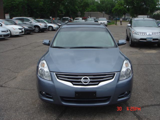 2010 Nissan Altima SLT Quad Cab 2WD