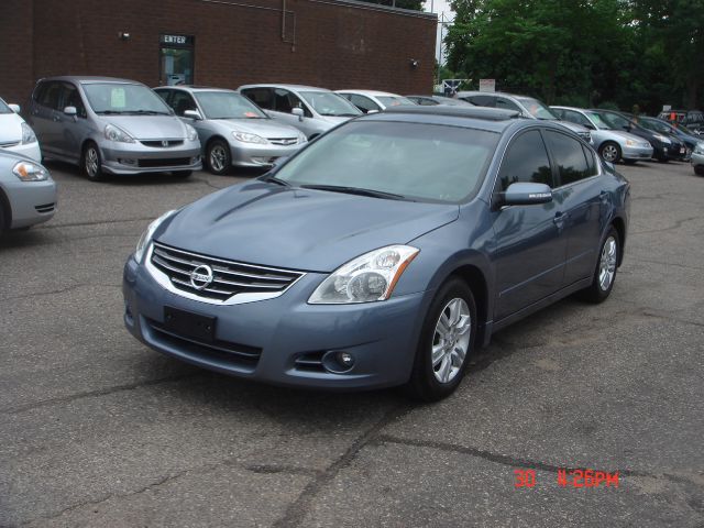 2010 Nissan Altima SLT Quad Cab 2WD