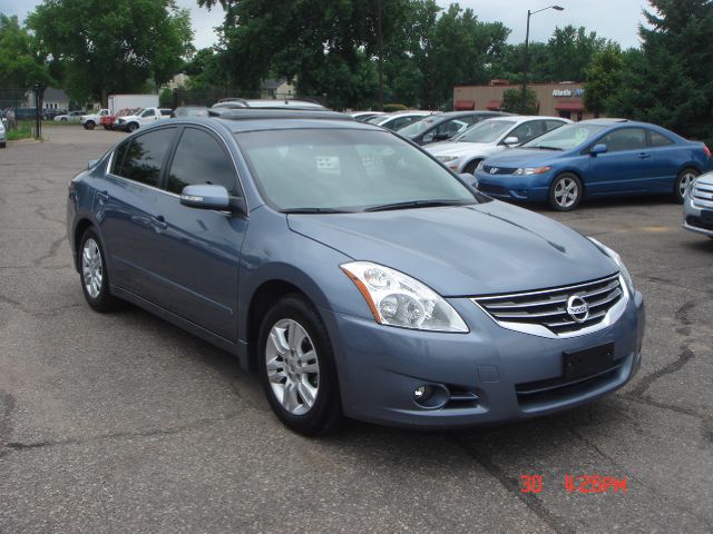 2010 Nissan Altima SLT Quad Cab 2WD