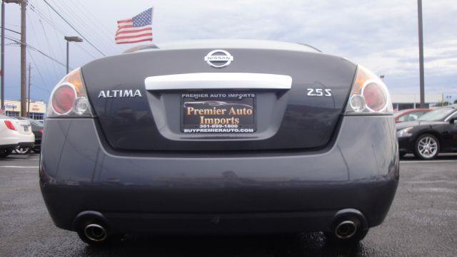 2010 Nissan Altima Pickupslt Quad Cab SWB 4WD 4x4 Truck