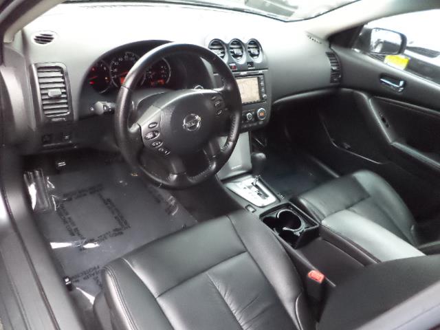 2010 Nissan Altima 2WD Supercab FX2