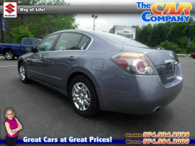 2010 Nissan Altima Unknown