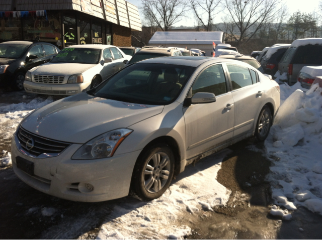 2010 Nissan Altima Pickupslt Quad Cab SWB 4WD 4x4 Truck