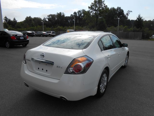 2010 Nissan Altima SLT Quad Cab 2WD