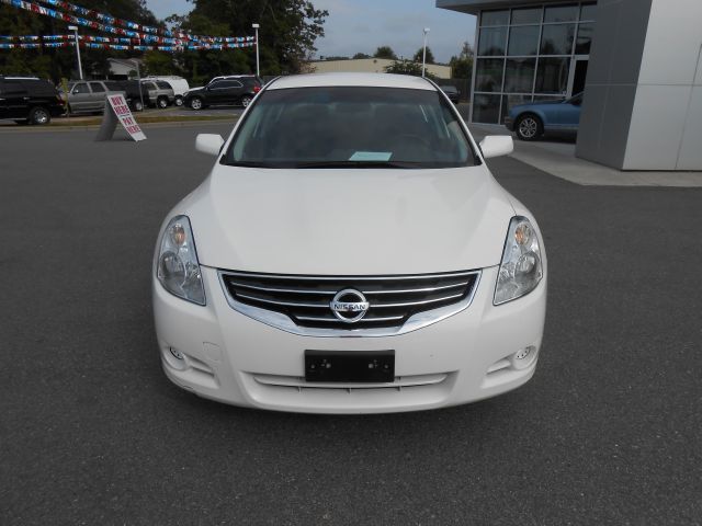 2010 Nissan Altima SLT Quad Cab 2WD