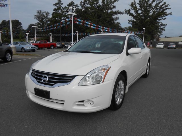 2010 Nissan Altima SLT Quad Cab 2WD