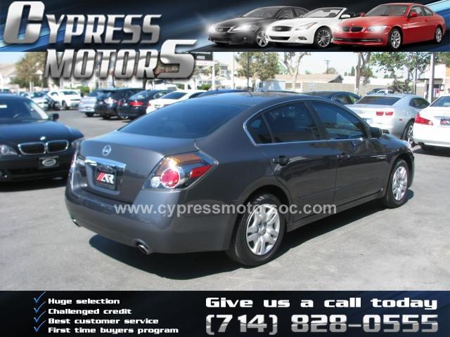 2010 Nissan Altima 4x4 Truck