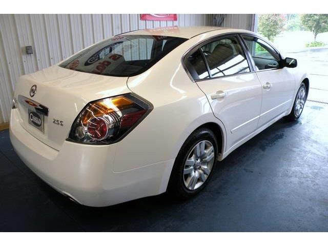 2010 Nissan Altima 2WD Crew Cab 140.5 Laramie