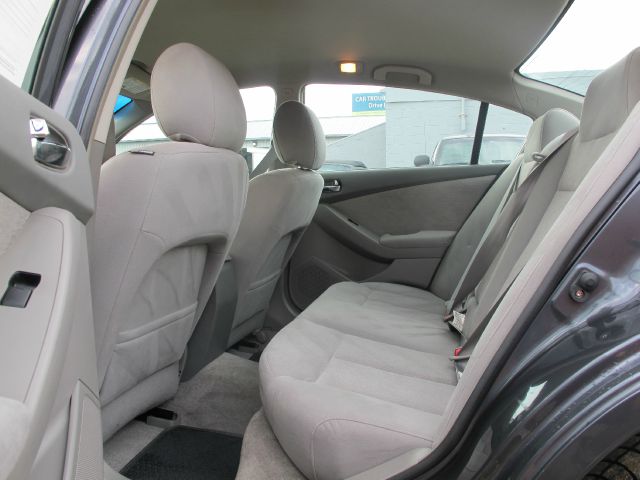 2010 Nissan Altima SLT Quad Cab 2WD