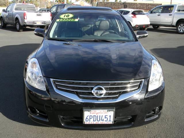 2010 Nissan Altima 4x4 Truck