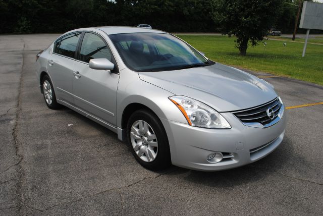 2010 Nissan Altima Pickupslt Quad Cab SWB 4WD 4x4 Truck