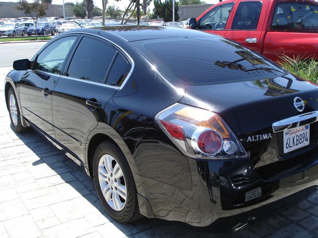 2010 Nissan Altima Pickupslt Quad Cab SWB 4WD 4x4 Truck