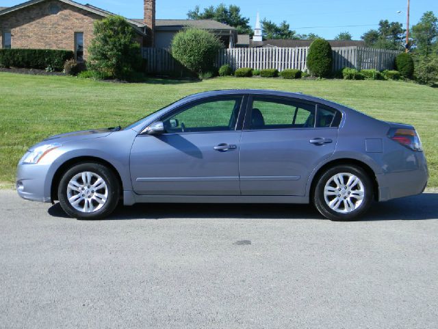 2010 Nissan Altima SLT Quad Cab 2WD