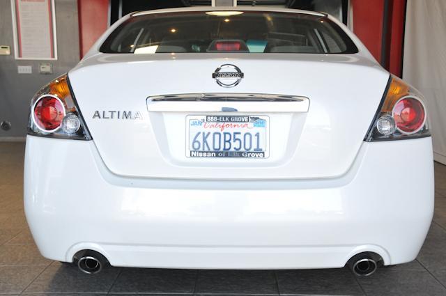 2010 Nissan Altima Pickupslt Quad Cab SWB 4WD 4x4 Truck