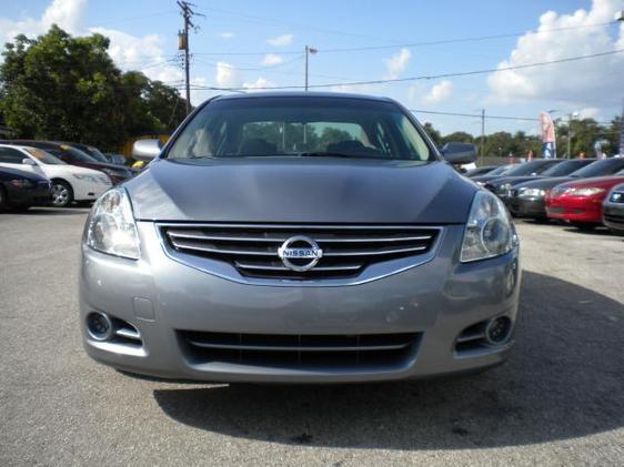 2010 Nissan Altima GS-R