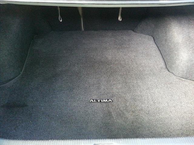 2010 Nissan Altima 4WD Crew Cab 140.5 Laramie