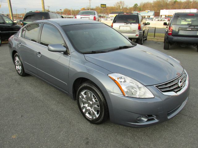 2010 Nissan Altima Pickupslt Quad Cab SWB 4WD 4x4 Truck