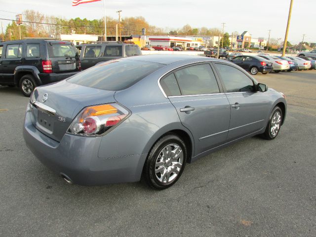 2010 Nissan Altima Pickupslt Quad Cab SWB 4WD 4x4 Truck